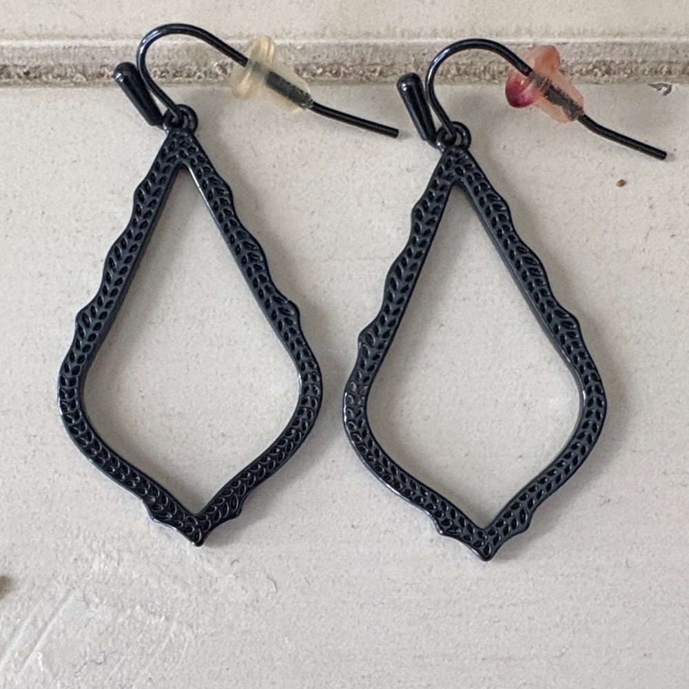 Kendra Scott  Black Teardrop Earrings